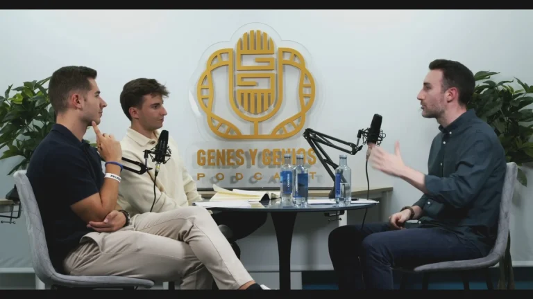 Fotograma del episodio «Qué mira un headhunter de la industria farmacéutica» del pódcast Genes y Genios